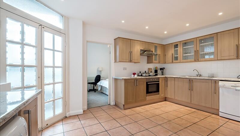 5 bed property in Strathmore Court, Park Road, London